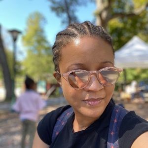 Meet your Posher, Nicole